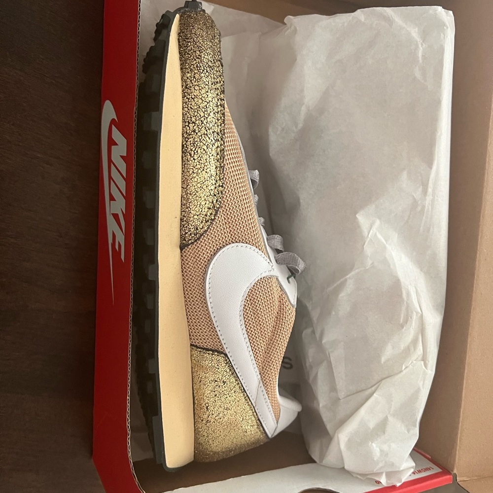 Nike Daybreak Sz. 7.5 twine/white sneakers. Brand new! Never worn!